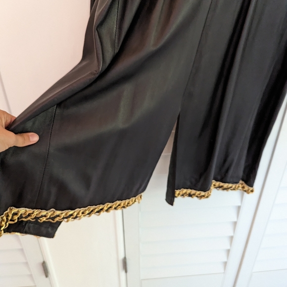 Real leather coat, Chanel style, Emily in Paris, Sex and the City style - Picture 3 of 8